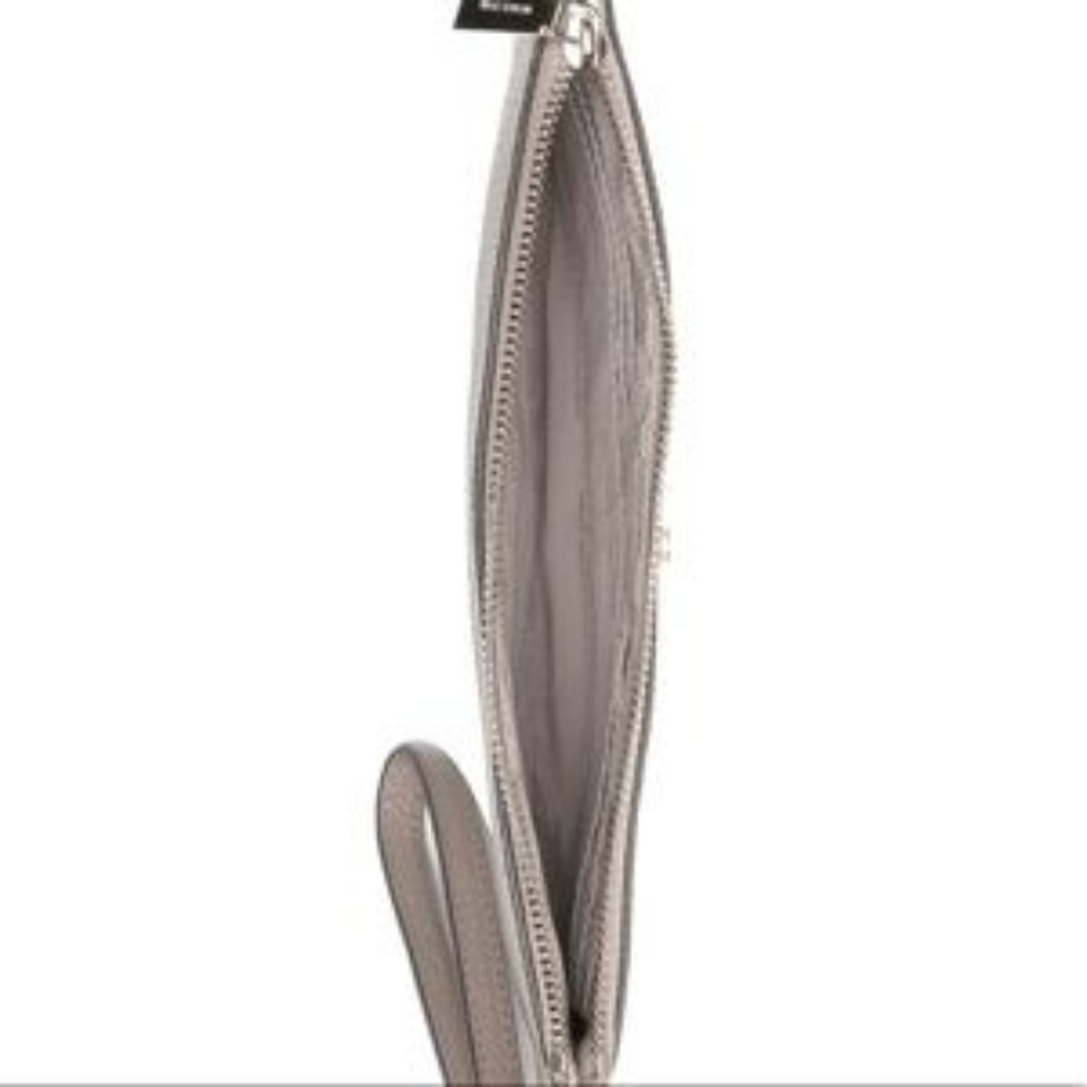 Michael Kors Scallop Leather Clutch / Wristlet - Picture 4 of 6